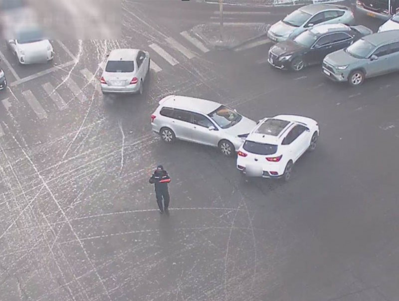 Улаанбаатар хотын гол замуудад 8 зам тээврийн осол гарчээ